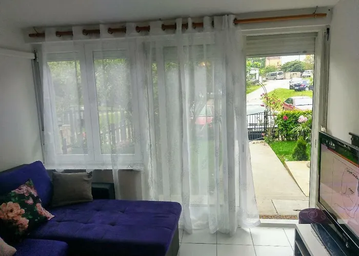 Lovely Apartment With Garden And Terrace