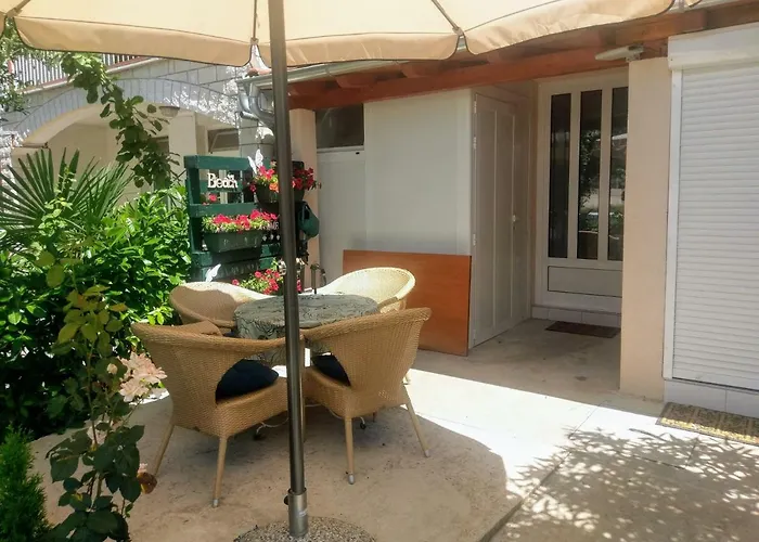 Lovely Apartment With Garden And Terrace