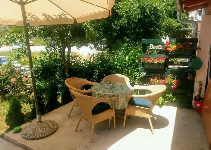 Lovely Apartment With Garden And Terrace